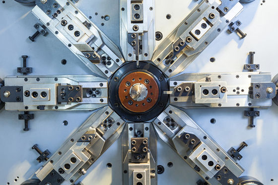 11 Axis Camless CNC Spring Membuat Mesin Dengan Spinner Motor, Kinerja Stabil